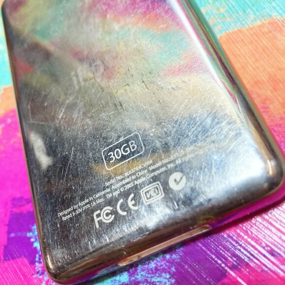 APPLE IPOD CLASSIC 5TH GEN 30GB MP3 PLAYER AS-IS FOR PARTS OR REPAIR A1136 - Picture 5 of 8